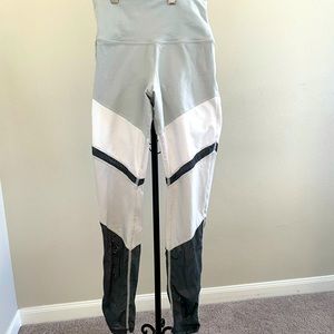 Alo size Medium leggings